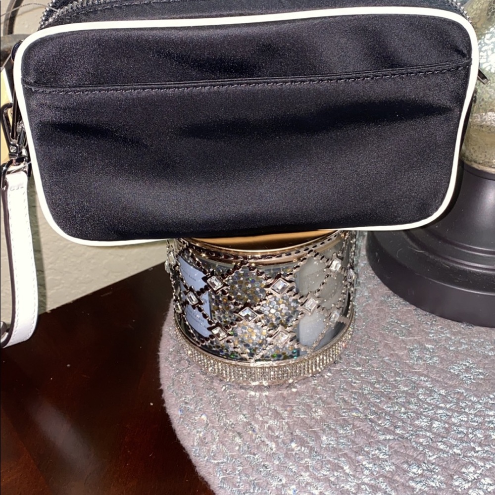 Authentic Michael Kors “CONNIE” shoulder/ crossbody bag $130 - Picture 3 of 5